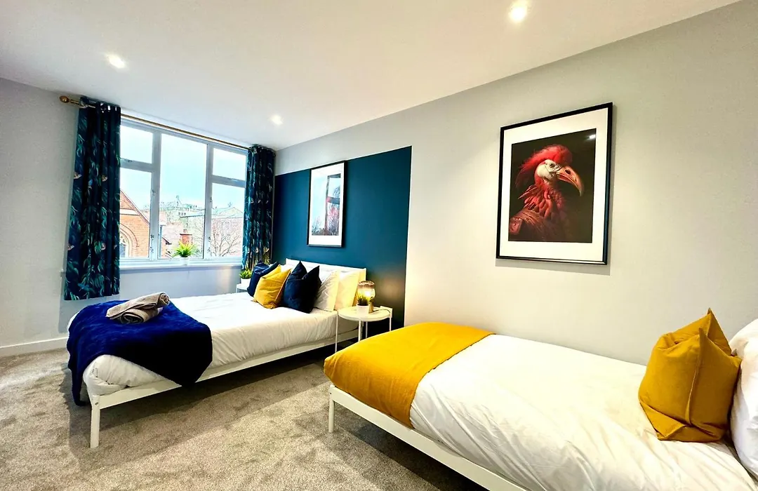 Amazing Large 3 Bedroom Apartment - Sleeps 8!-1