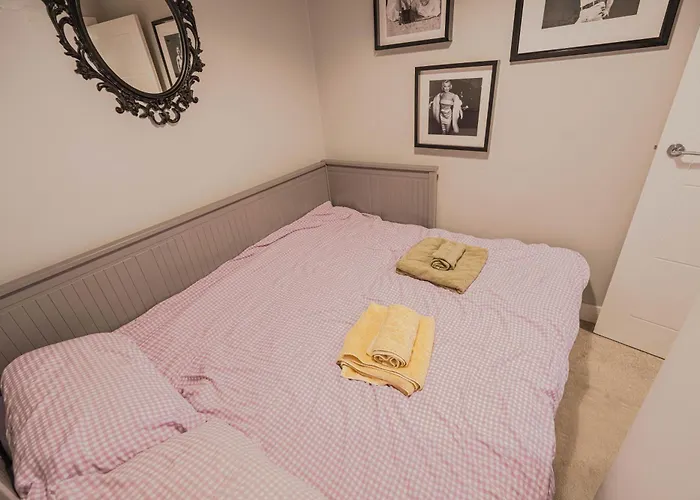 Stunning Bright Two Bedroom In Southbourne